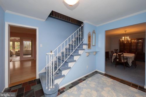 2076 Packard Ave, Huntingdon Valley PA 19006-6418 exterior