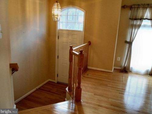 5596 Governors Pond Cir, Alexandria VA  22310-2349 exterior