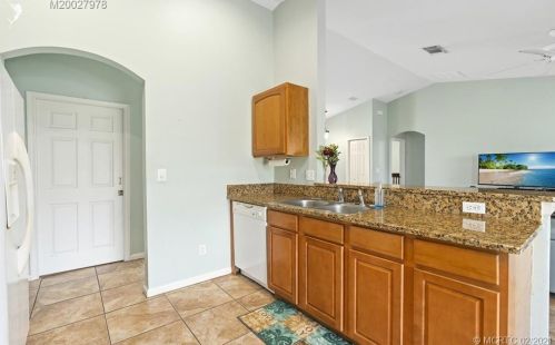 2390 Beechwood Ter, Fort Pierce FL 34952-7302 exterior