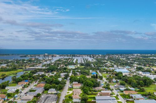 316 12 Ave, Boynton Beach FL 33435-5940 exterior