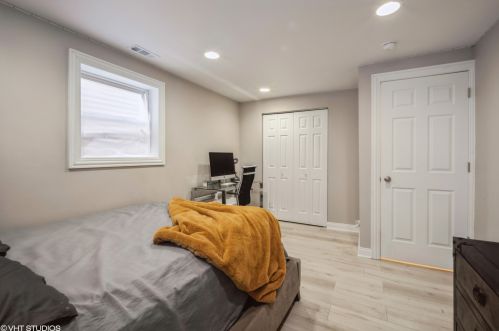 9438 Prairie Ave, Chicago IL  60619-7220 exterior