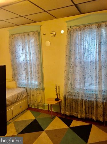 5817 Ditman St, Philadelphia PA 19135-2221 exterior