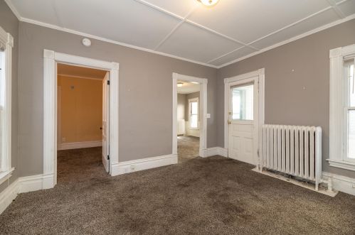 1408 Westnedge Ave, Kalamazoo MI 49007-2426 exterior