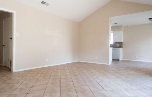 6400 Craigwood Cir, Austin TX  78725-1019 exterior