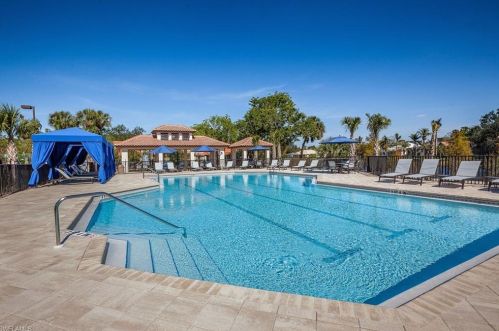 7594 Cordoba Cir, Naples FL 34109-7118 exterior