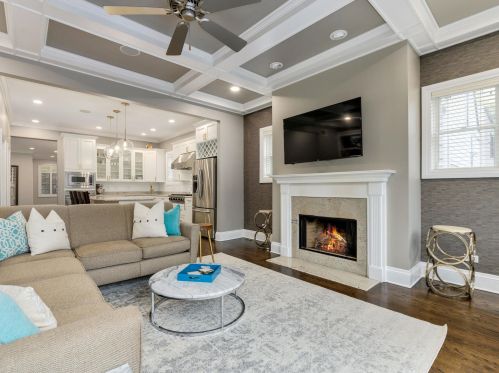 4147 Damen Ave, Chicago IL 60618-3045 exterior