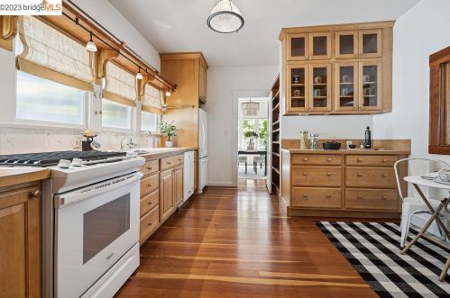 1156 Walnut St, Berkeley CA  94707-2631 exterior