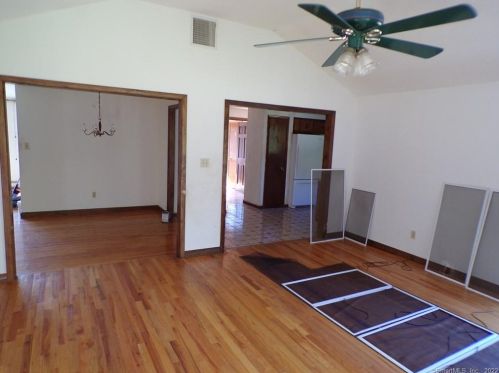 304 Frst St, Hartford CT 06118-2350 exterior