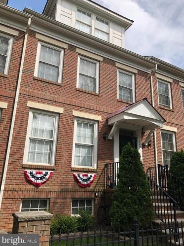 120 Heritage St, Trenton, NJ 08691-4111