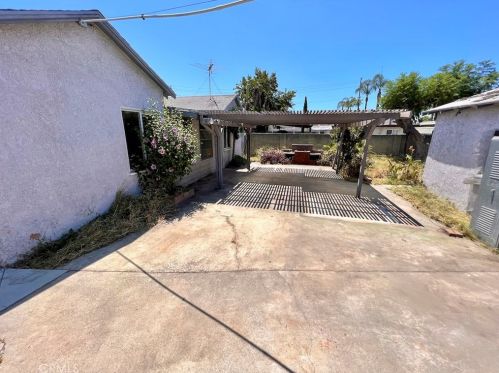 237 Edward Ave, Fullerton CA 92833-2807 exterior