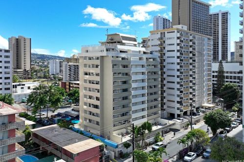 2450 Prince Edward St, Honolulu HI  96815-3221 exterior