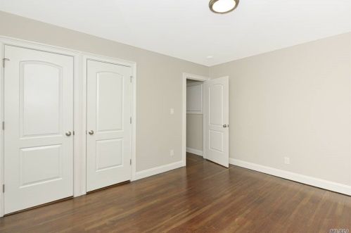 37 Astor Ct, Commack NY 11725-3723 exterior