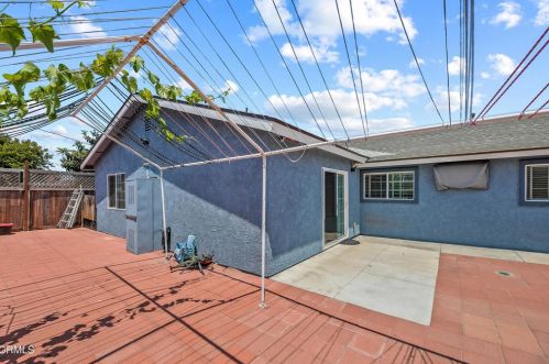 3223 Merced Pl, Oxnard CA 93033-5744 exterior