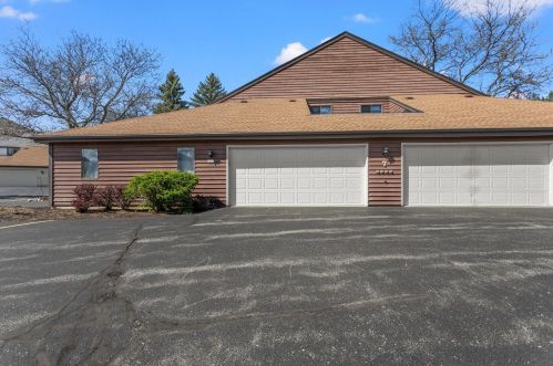 4246 Ridgewood Ln, Milwaukee WI 53221-1094 exterior