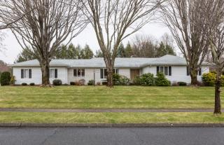 69 Willow Brook Rd, Springfield MA  01106-2115 exterior