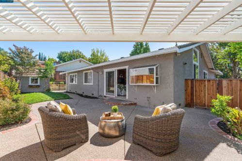 3517 Torino Way, Concord CA 94518-2238 exterior