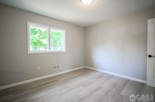 37 Sunrise Rd, Old Bridge NJ  08857-1435 exterior