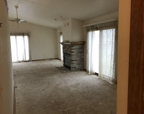 5960 32nd St, Milwaukee, WI 53221-4722