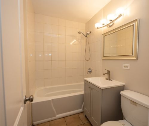 1441 Farwell Ave, Chicago IL  60626-3441 exterior