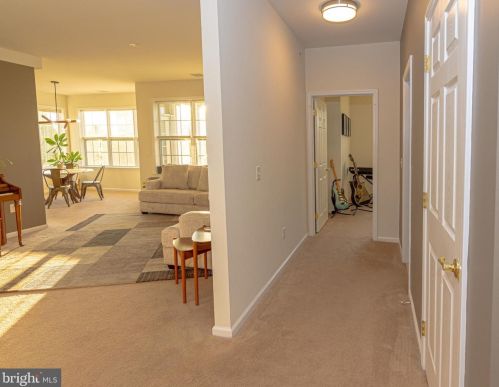 832 Timberlake Dr, Trenton NJ  08618-1471 exterior