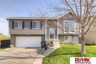 8024 Howell St, Omaha NE  68122-2049 exterior