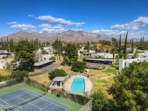 720 Roller Coaster Rd, Tucson AZ 85704-2628 exterior