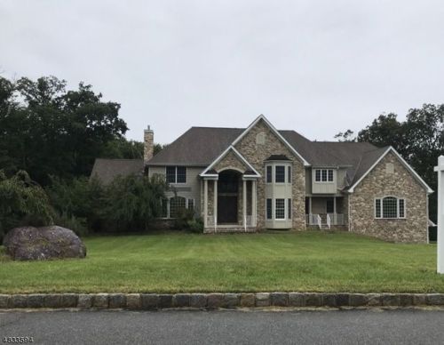 6 Felkay Ct, Kinnelon, NJ 07405-2743