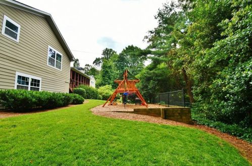 741 Crestview Ter, Gainesville GA 30501-3111 exterior