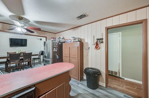 1614 4th St, Irving TX 75060-3111 exterior