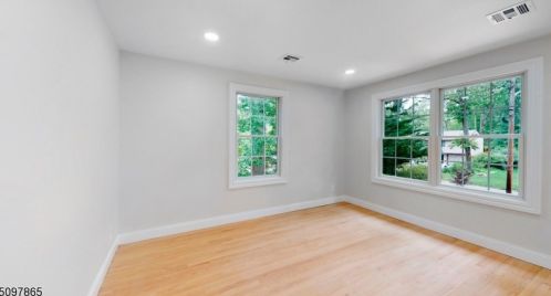 21 Fieldstone Dr, Livingston NJ  07039-3308 exterior