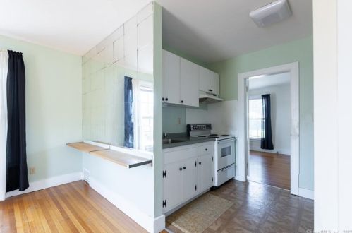 314 Elizabeth St, Derby CT 06418-1814 exterior