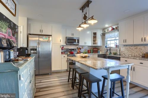 274 Eliot St, Lancaster PA  17603-8862 exterior