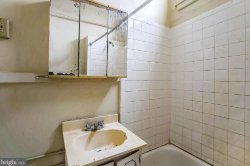 258 16 St, Washington DC 20011-2864 exterior