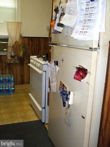 242 Avon Rd, Chester PA 19015-3308 exterior