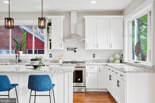 2216 30th St, Washington DC  20020-3369 exterior