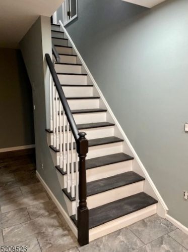 512 Hamilton St, Rahway NJ 07065-3317 exterior