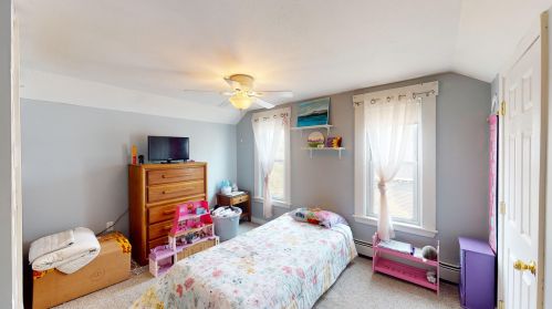 171 Village St, Concord NH 03303-4520 exterior