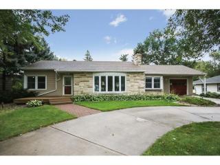 1994 Fairview Ave, Saint Paul MN  55113-5423 exterior