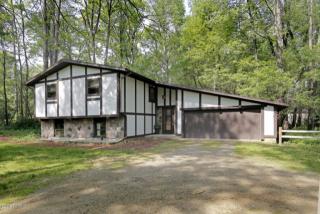 8390 12th St, Kalamazoo, MI 49009-9017