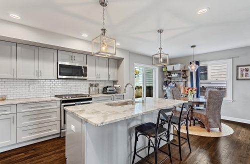 4850 Santa Monica Blvd, Milwaukee WI 53217-4618 exterior