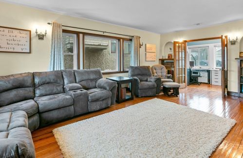 1749 47, Milwaukee WI 53208-1710 exterior