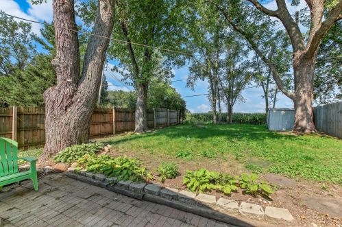 5509 Wonder Wood Dr, Bull Valley IL 60097-9001 exterior