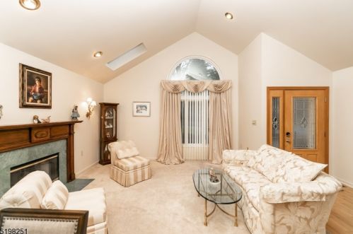 92 Canada Goose Dr, Hackettstown, NJ 07840-3135