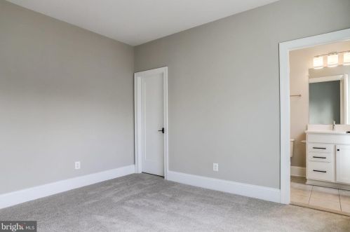 2733 1 St, Arlington VA 22203-2639 exterior