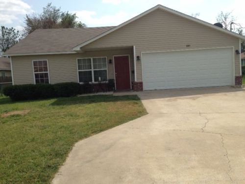 100 Raedels Ave, Springdale AR  72764-6436 exterior