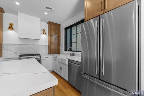 380 Lincoln Ave, Cliffside Park NJ 07010-1822 exterior