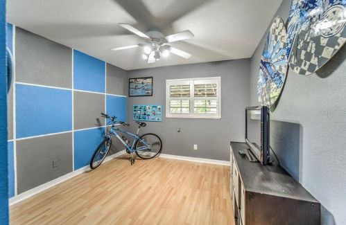 8919 Arrawana Ave, Tampa FL 33614-1810 exterior