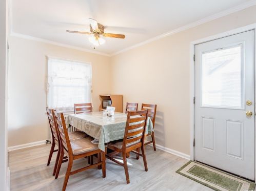 128 Casper St, Valley Stream NY 11580-3606 exterior