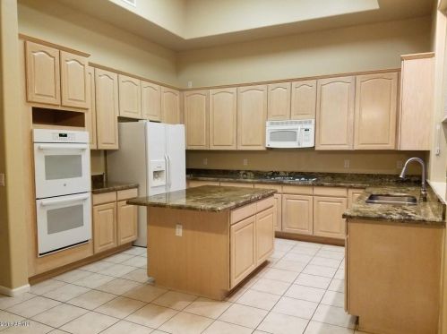 4827 Estevan Rd, Phoenix AZ  85054-6194 exterior