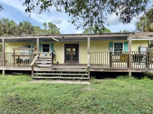 4440 20th Ave, Naples, FL 34117-9288